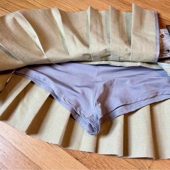 SHEIN Ele Petrella Faux Leather Silver Pleated Slit Buckle Micro Mini Skirt S - Picture 6 of 7